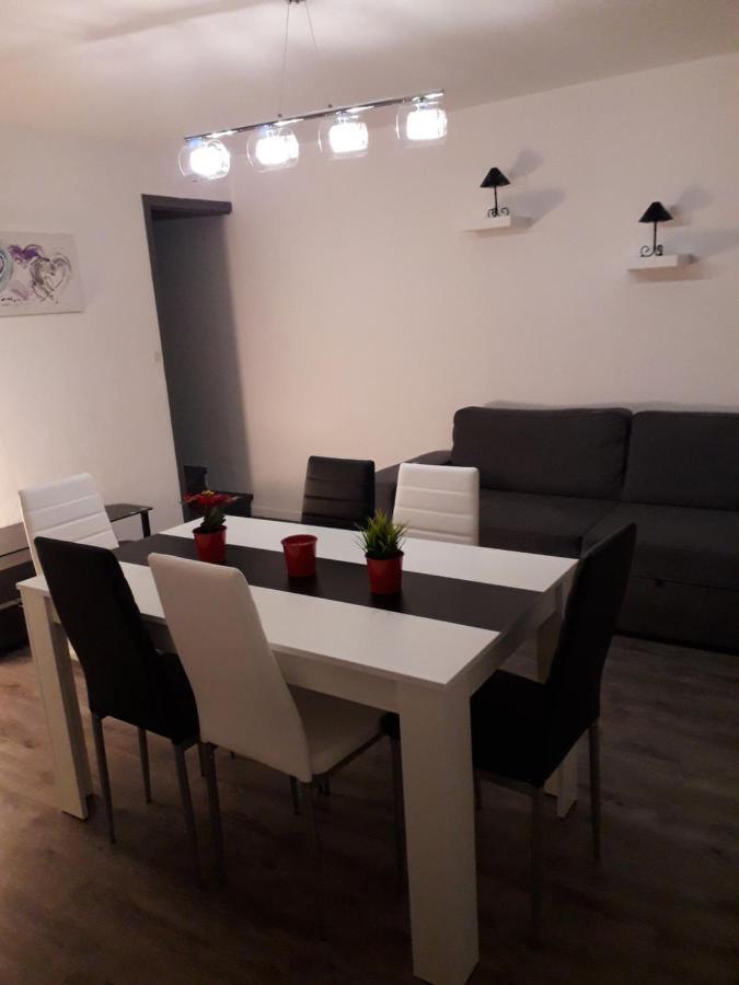 Jolie Villa